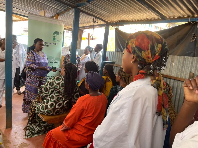 Bukavu : Expertise Écho-Santé sensibilise des femmes enceintes sur le respect du calendrier de la consultation prénatale