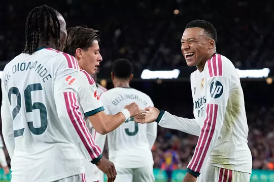 Champions League : le Real désillusionne le Barça sur sa pelouse de Camp Nou (2-1)