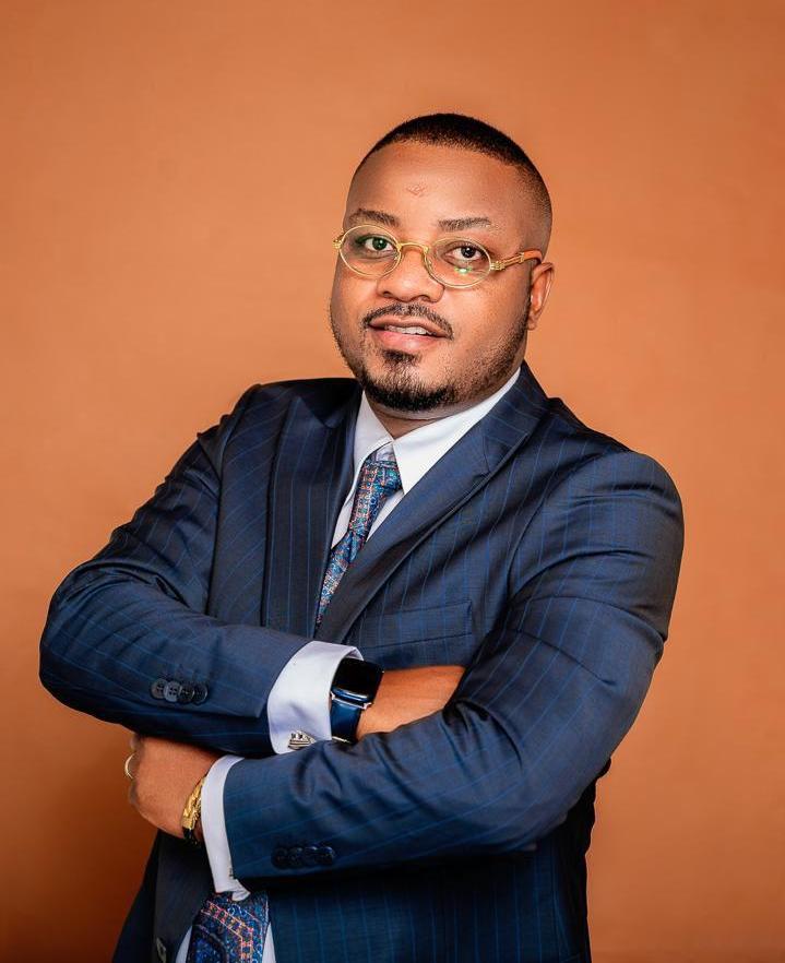 Situation sécuritaire dans l’Est de la RDC : Le jeune leader MBUYI MUKENDI Benjamin appelle au sursaut patriotique et rejette les alliances rebelles